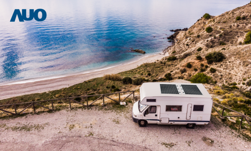 「可撓輕量化太陽光電板SunCurva」使用輕量特殊耐候型複合板取代傳統太陽能板的玻璃前板，不僅降低70%重量，每米平方僅3Kg；具有抗衝擊性能及通過電磁相容性測試，可應用於交通運輸工具，如露營車、遊艇等